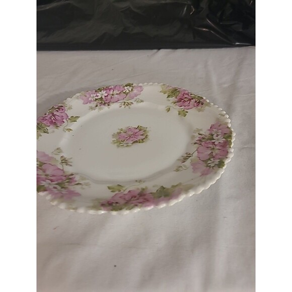 Antique Vintage 8 in scalloped edge white porcelain plate with pink flowers - Picture 4 of 8
